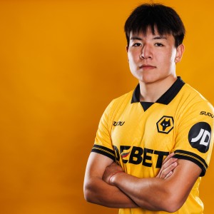 极速赛车开奖-闯荡英伦！央视：21岁徐彬与狼队签下的是一纸长约