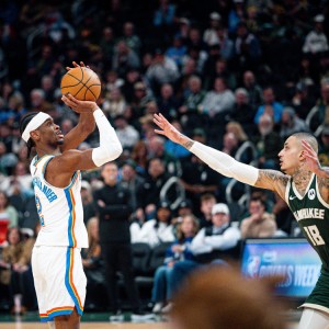 极速赛车官网-亚历山大40分7篮板11助攻雷霆擒雄鹿2连胜，字母哥19分14板7助